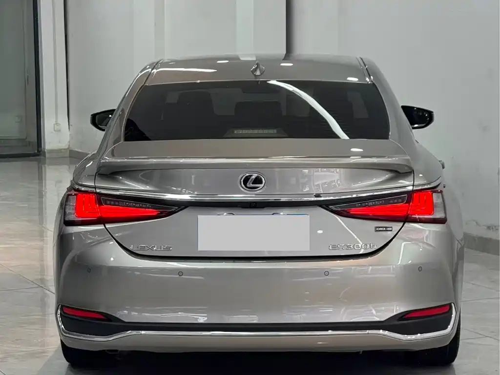 Lexus ES — миниатюра 8