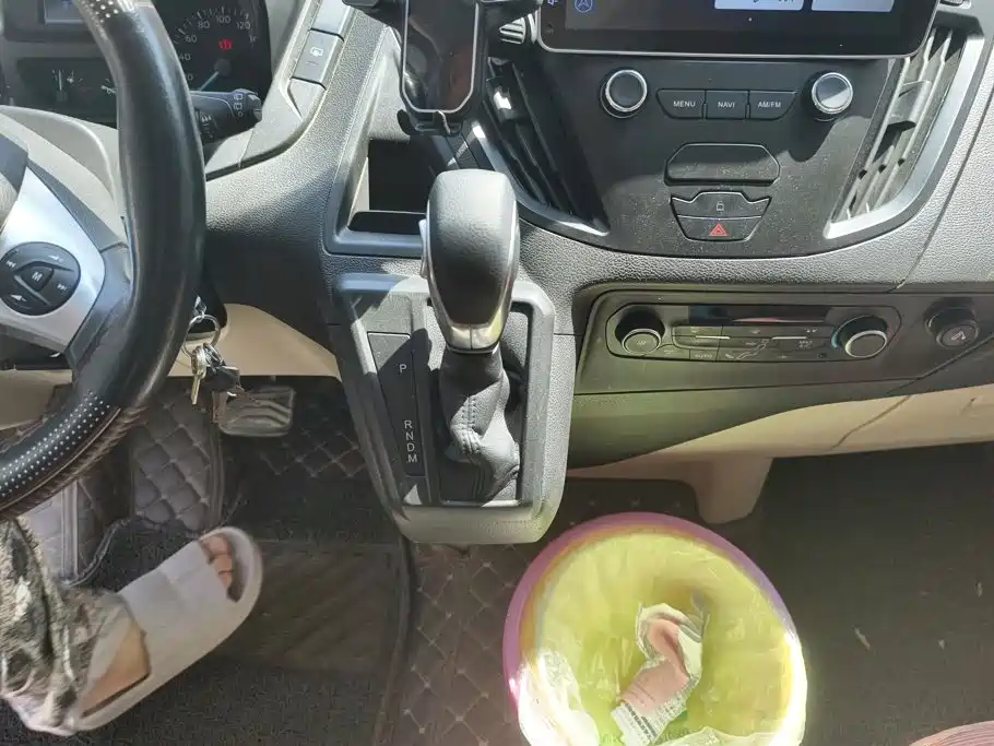 Ford Tourneo — миниатюра 16