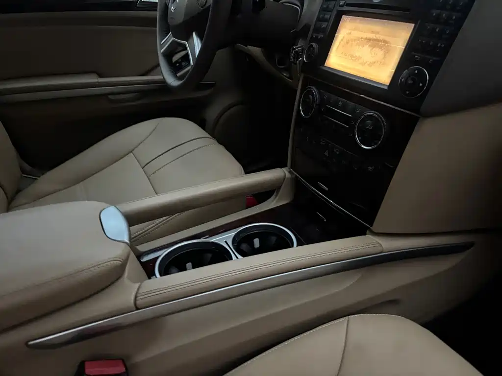 Mercedes-Benz M-Class — миниатюра 4