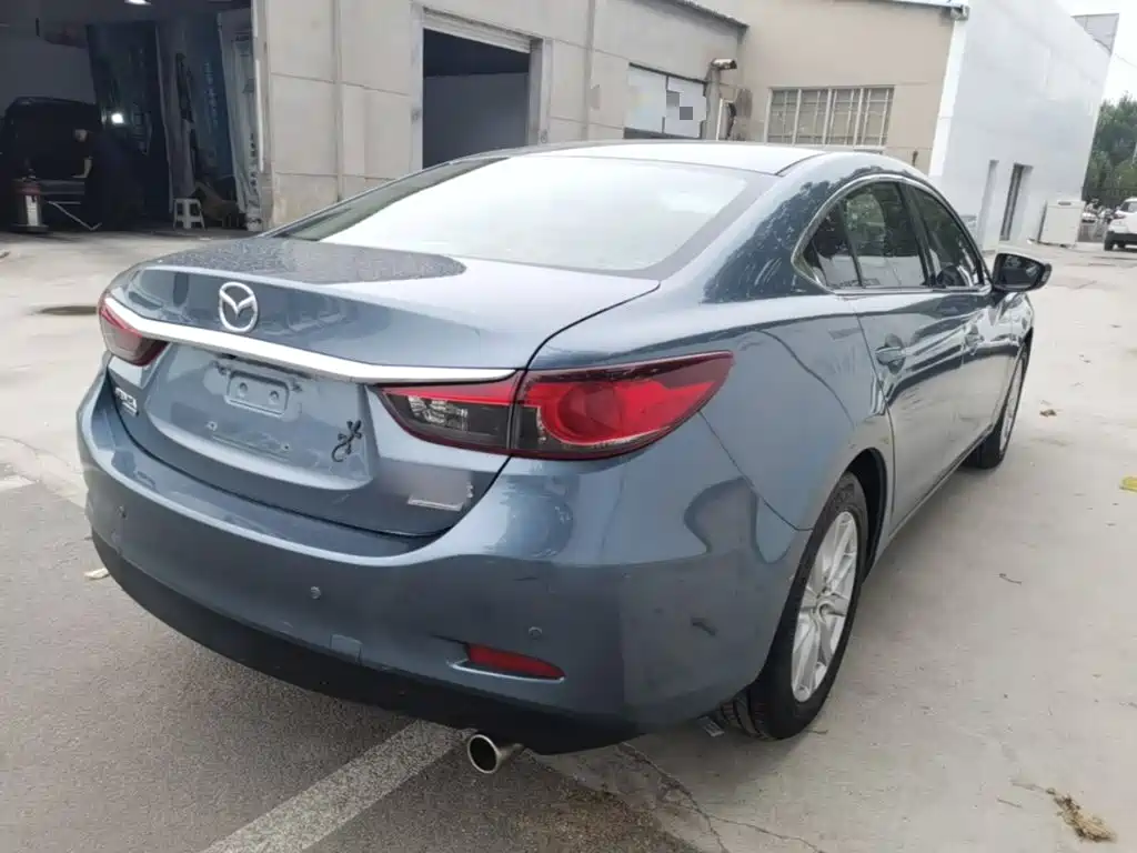 Mazda Atenza 2015 2.0L Luxury