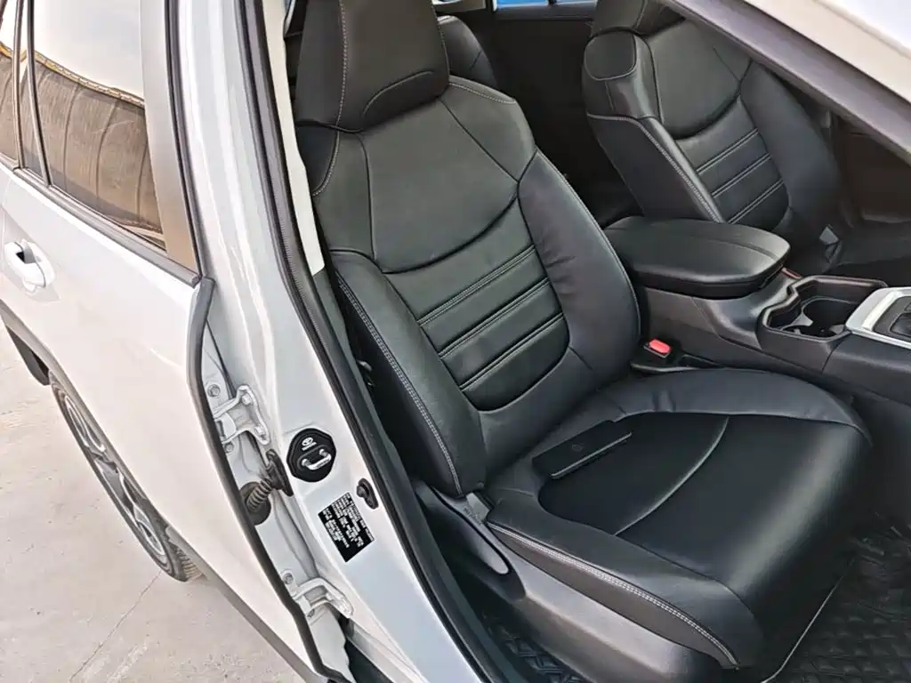 Toyota RAV4 — миниатюра 20