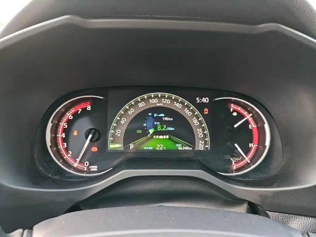 Toyota RAV4 — миниатюра 8