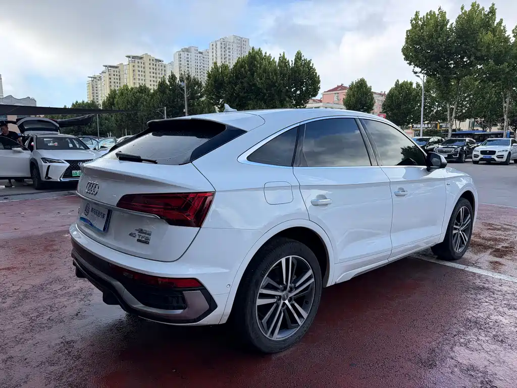 Audi Q5L Sportback — миниатюра 6