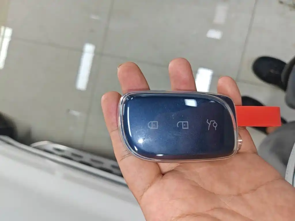 Lynk & Co Рука 900. — миниатюра 9