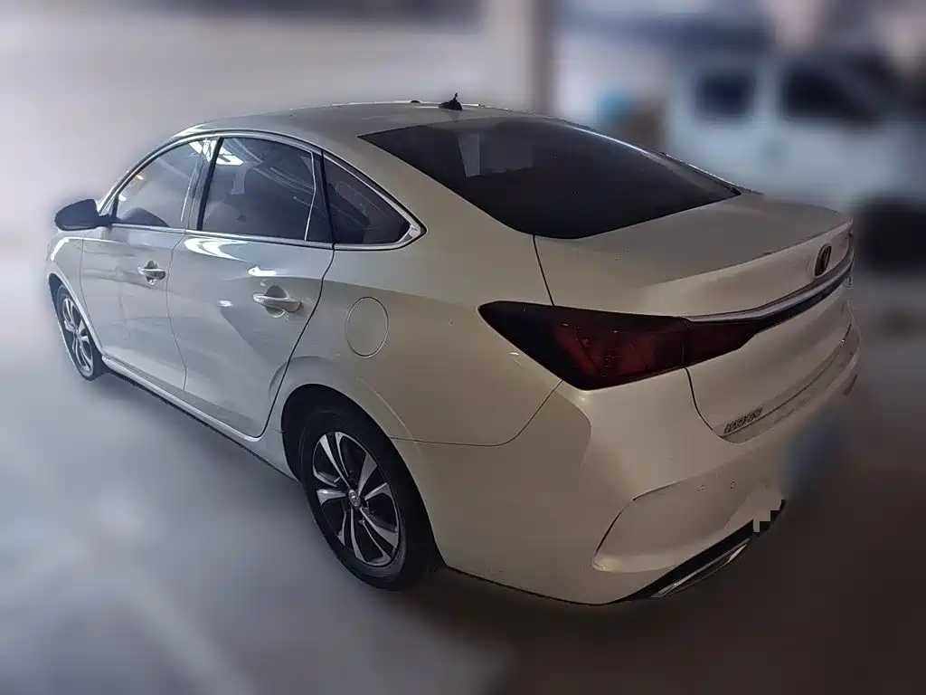 Changan Eado — миниатюра 4
