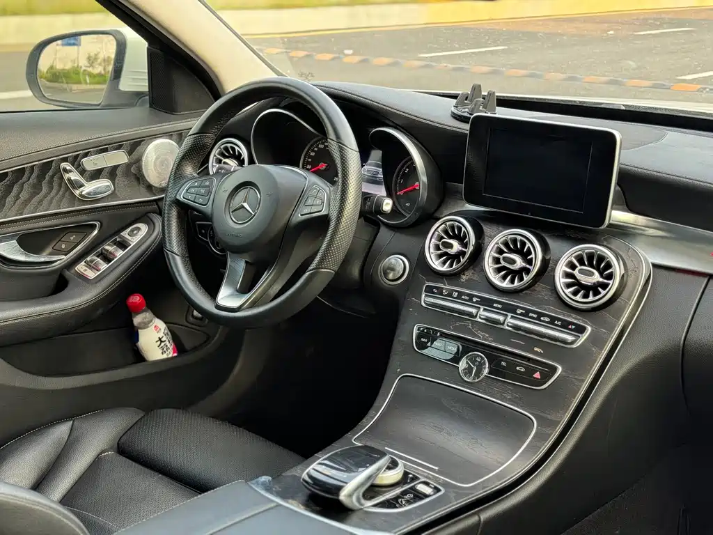 Mercedes-Benz C-Class — миниатюра 17