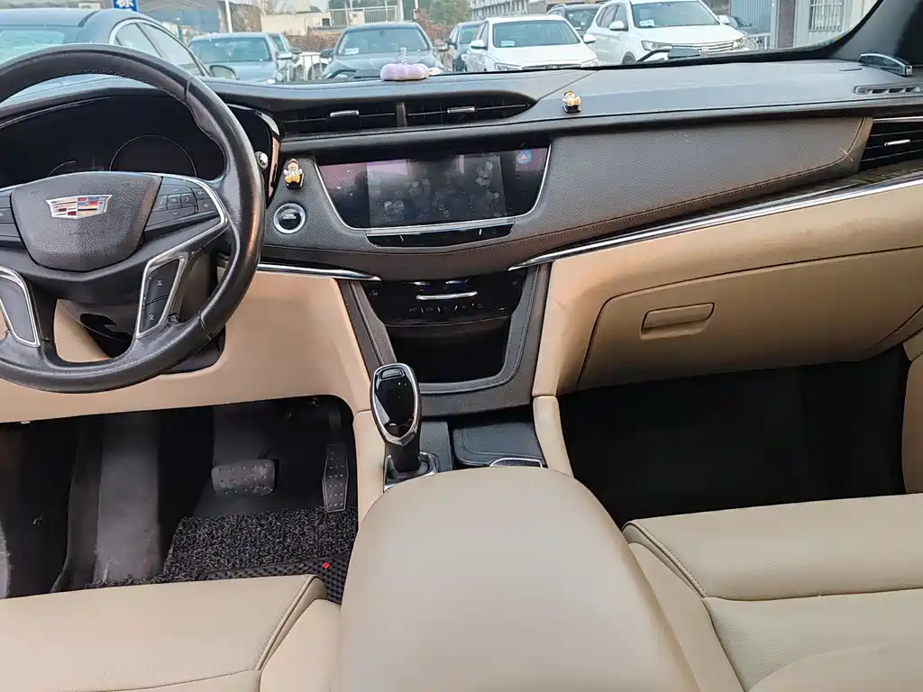 CADILLAC XT5