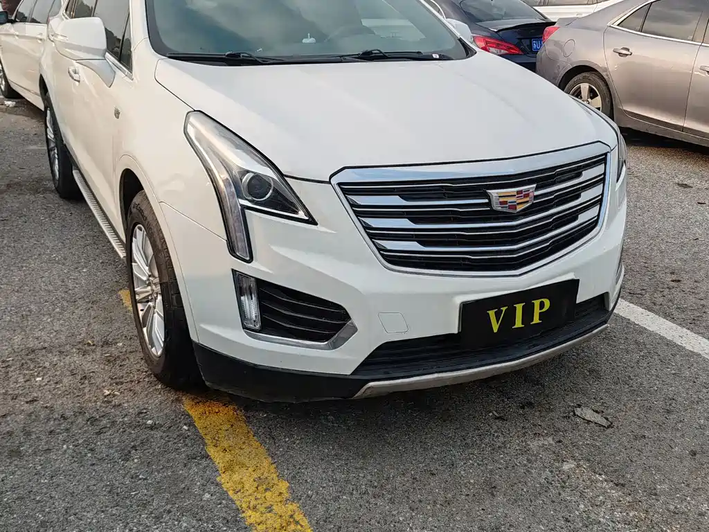 CADILLAC XT5