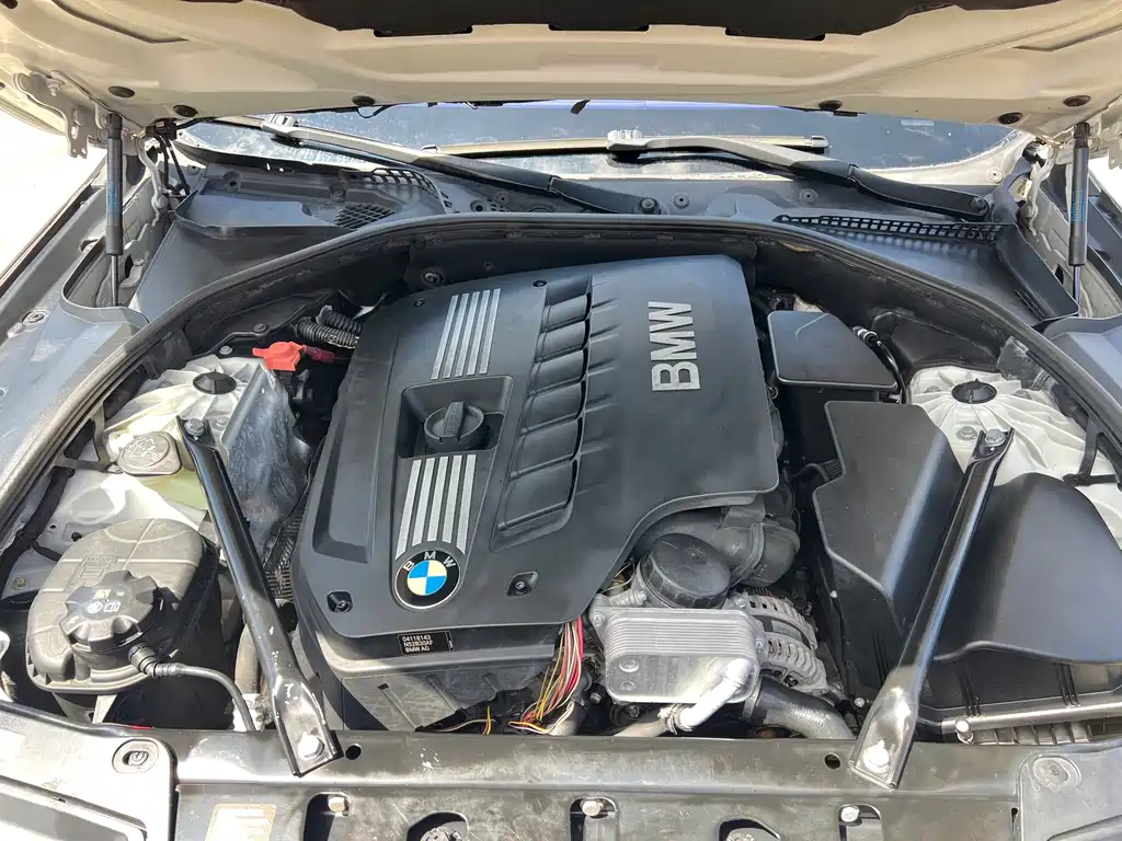 BMW 5 Series — миниатюра 26