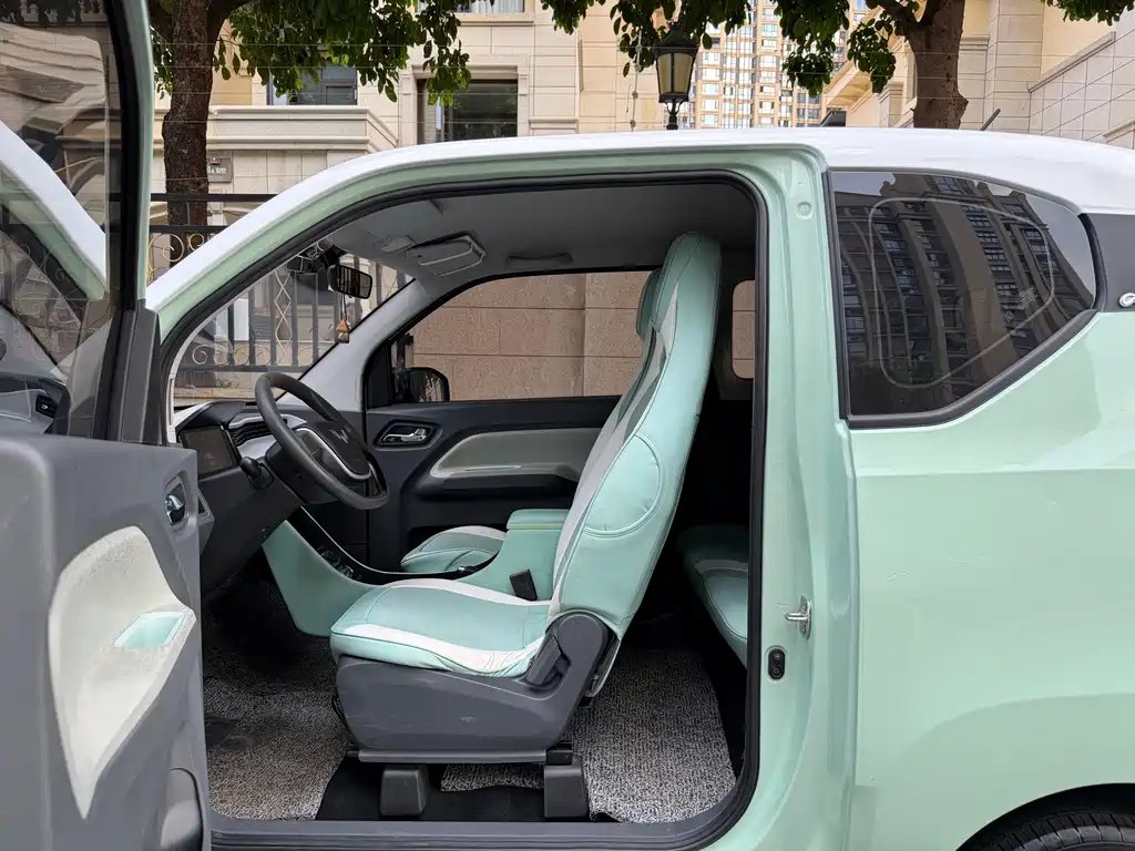 Wuling MINIEV — миниатюра 4