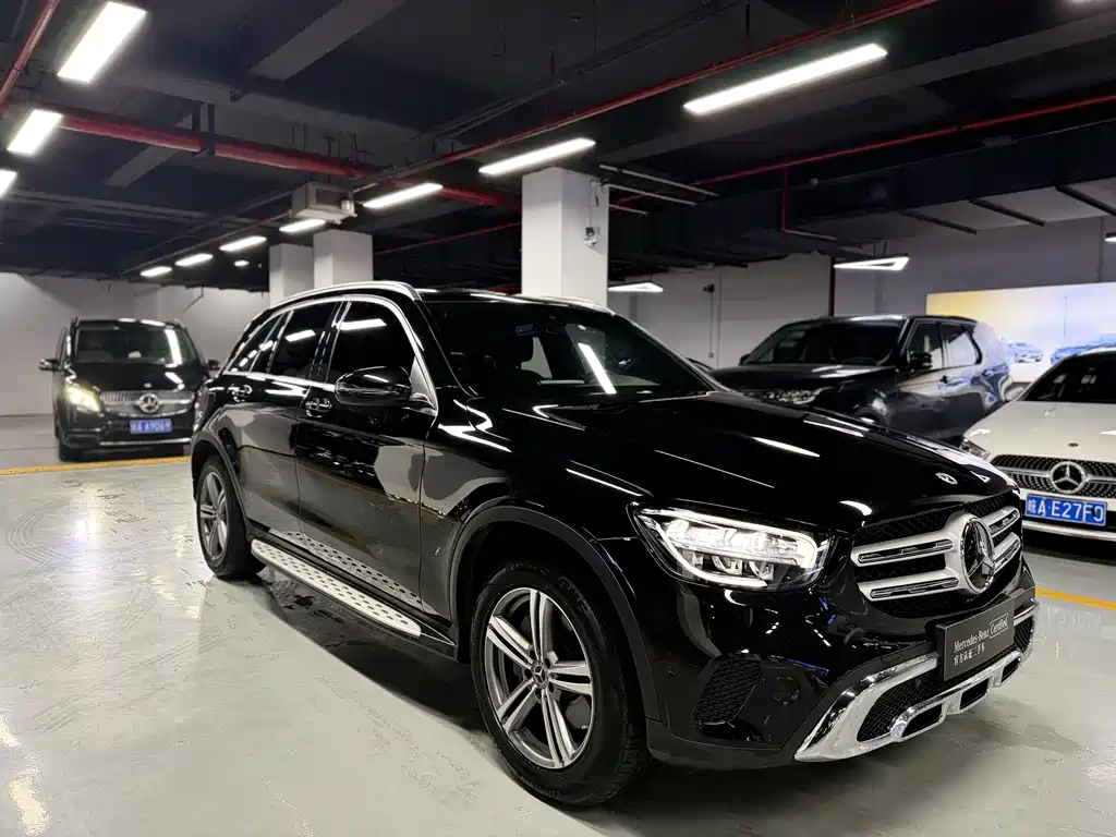 MERCEDES-BENZ GLC