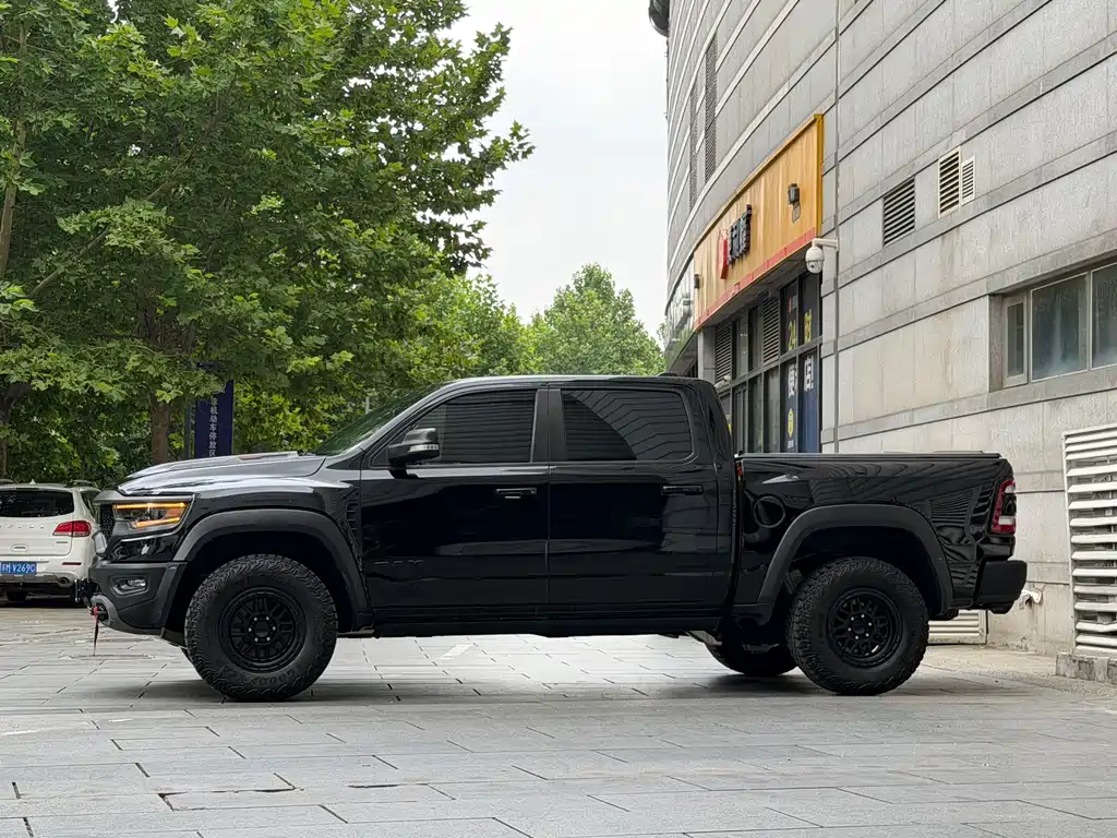 Ram Trucks 2023 6.2T