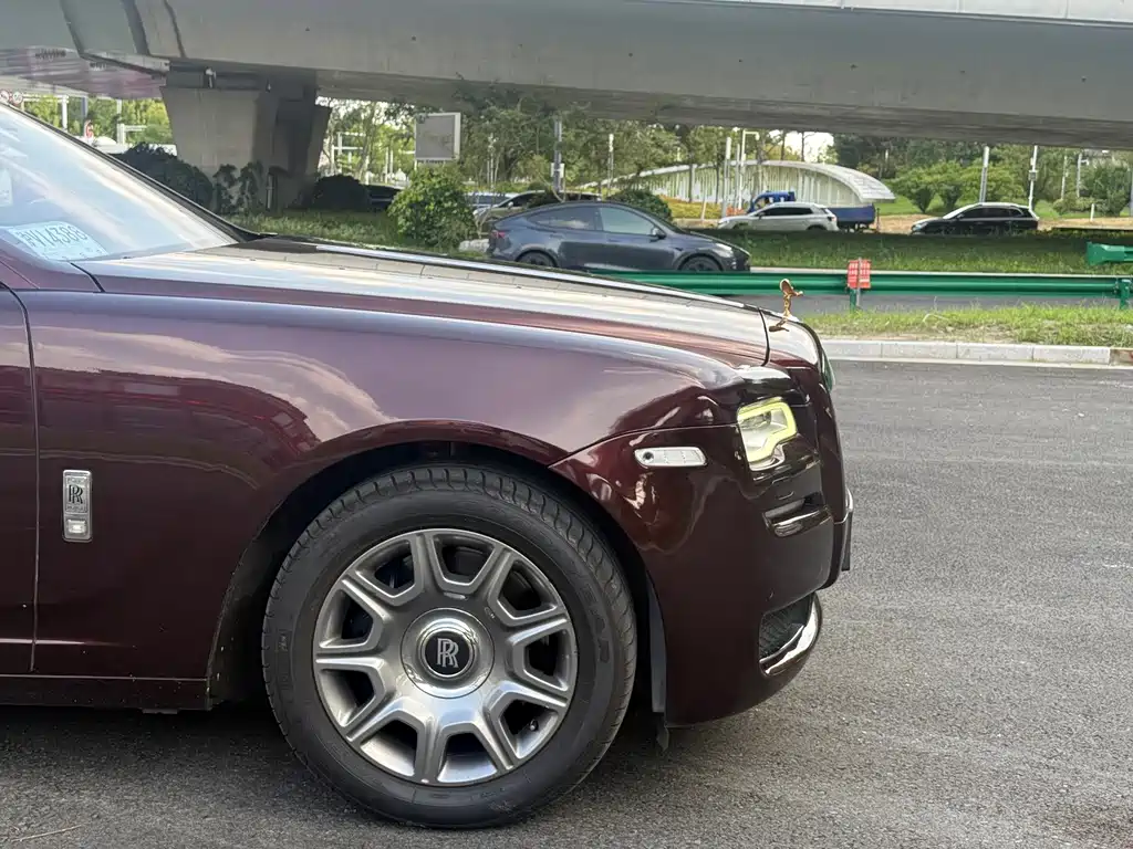 Rolls-Royce Ghost — миниатюра 10