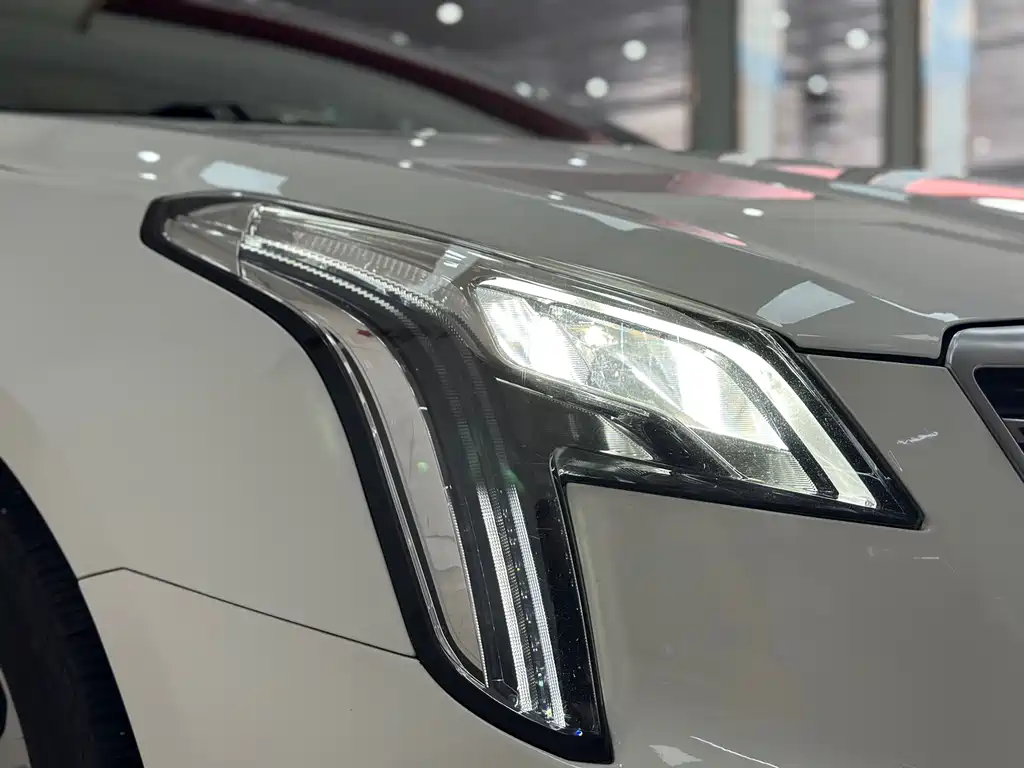 Cadillac XTS 2018 28T
