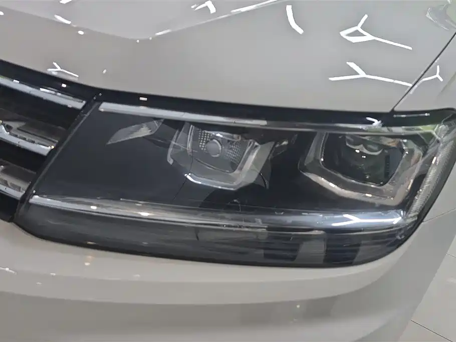 Volkswagen Tiguan L L 2017 330TSI AT