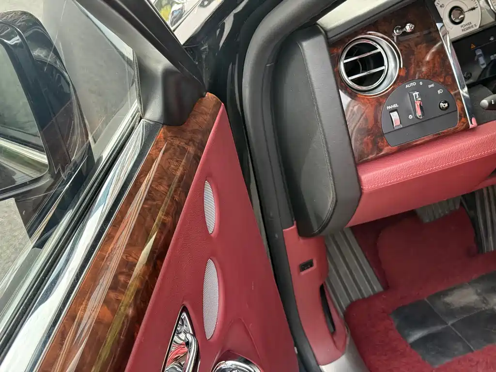 Rolls-Royce Ghost — миниатюра 15