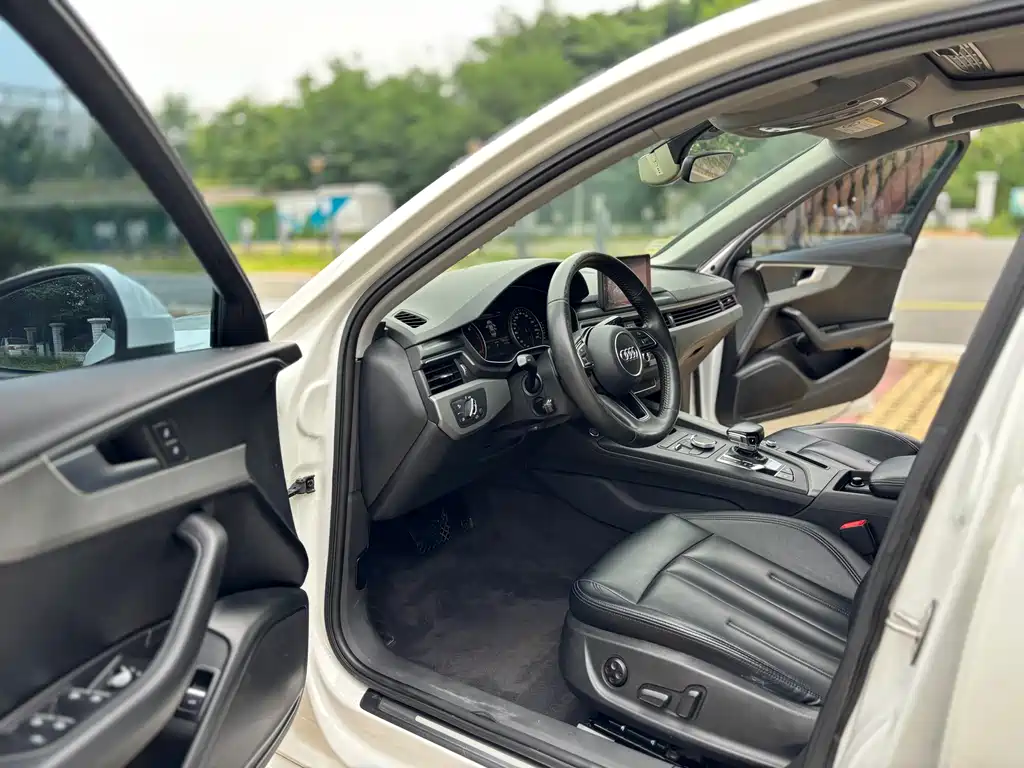 Audi A4L 2017 40 TFSI