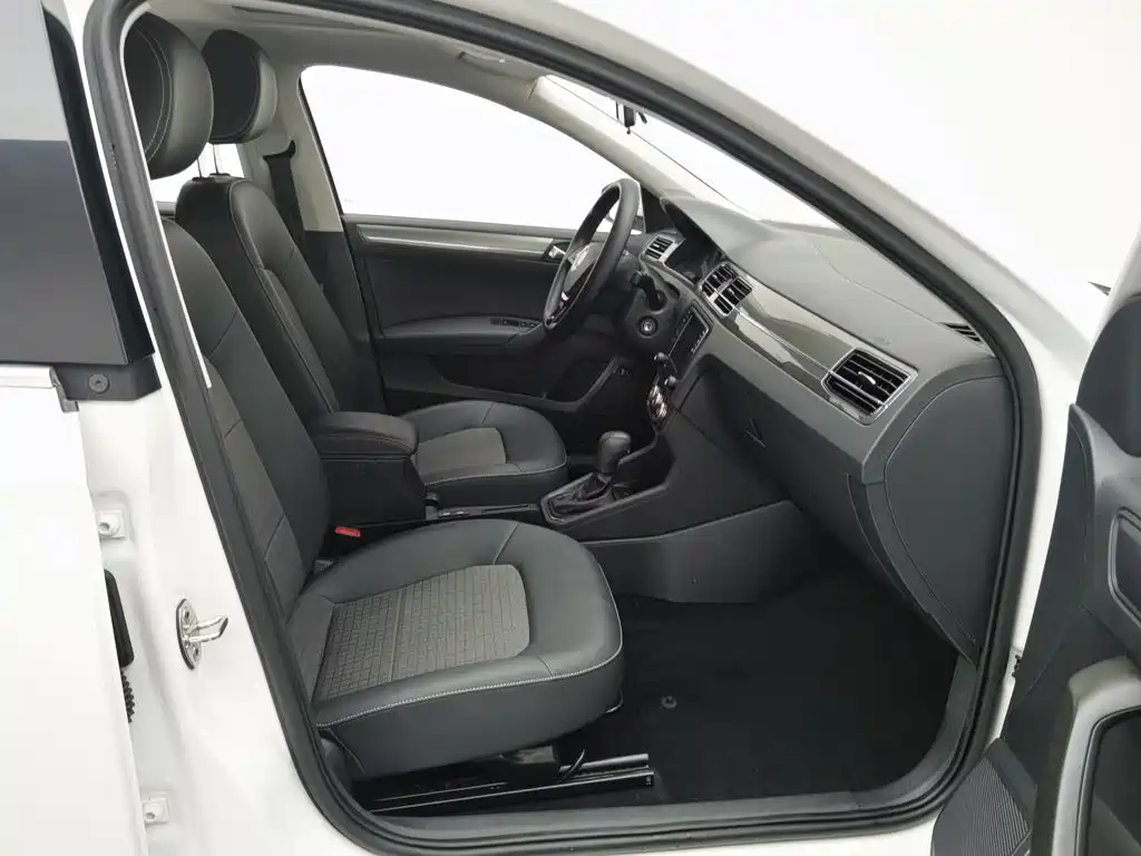 Volkswagen Santana — миниатюра 23