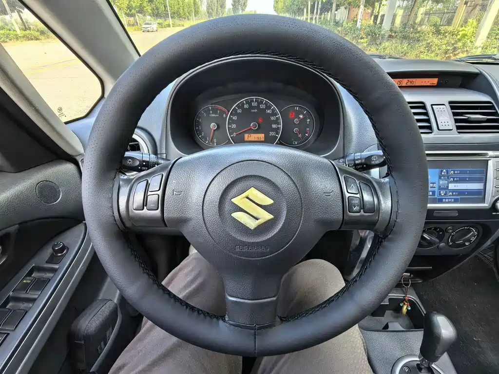 Suzuki SX4 — миниатюра 7
