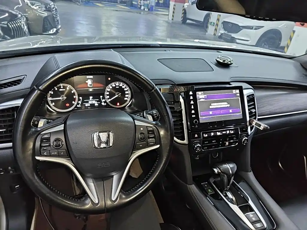 Honda UR-V 2017 240TURBO Luxury V