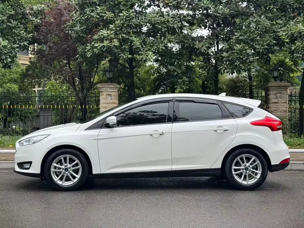 Ford Focus 2018 1.6L AT