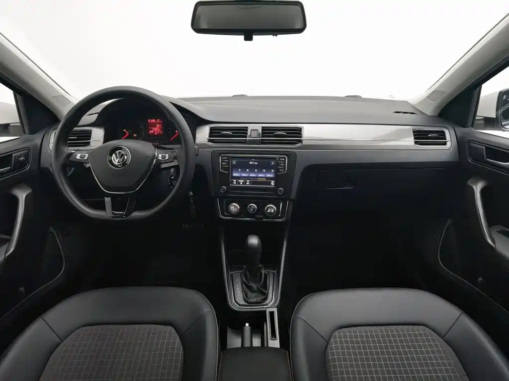 Volkswagen Santana — миниатюра 5