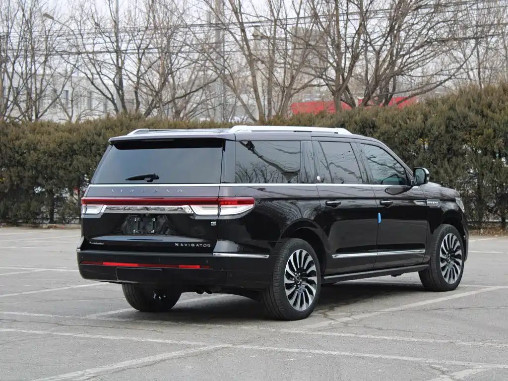 LINCOLN NAVIGATOR ONE