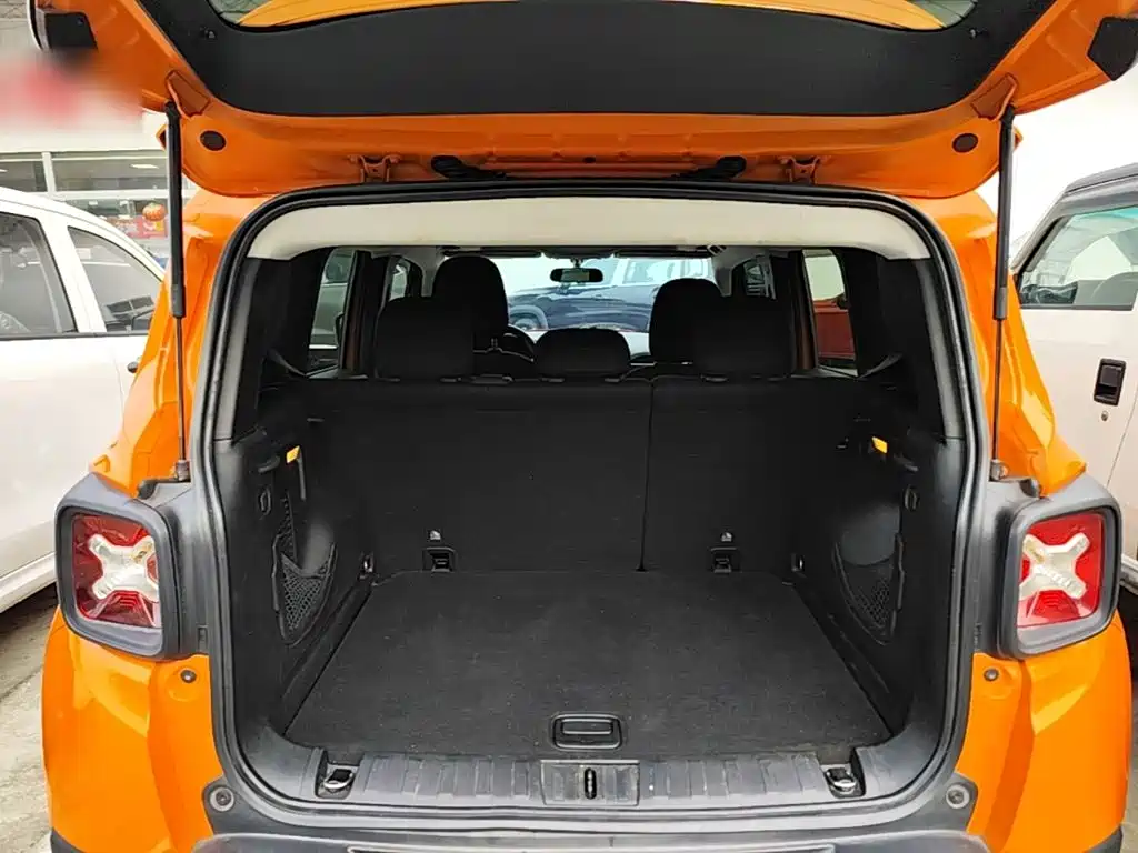 Jeep Renegade — миниатюра 19