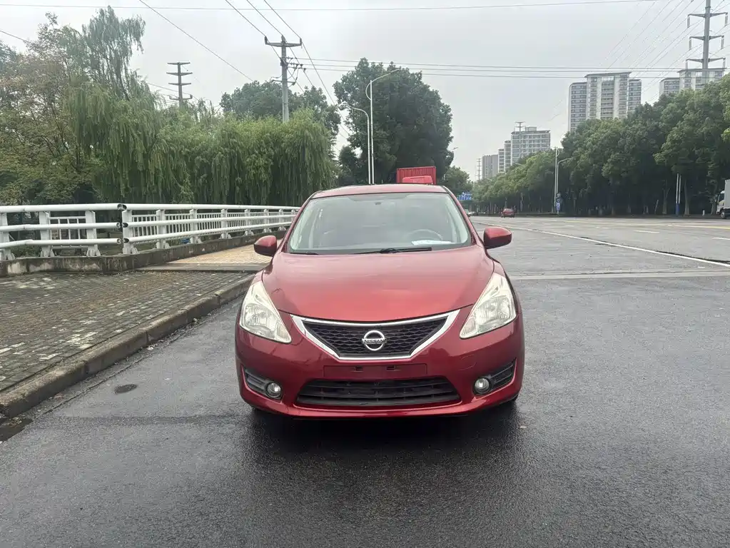 Nissan Tiida — миниатюра 2