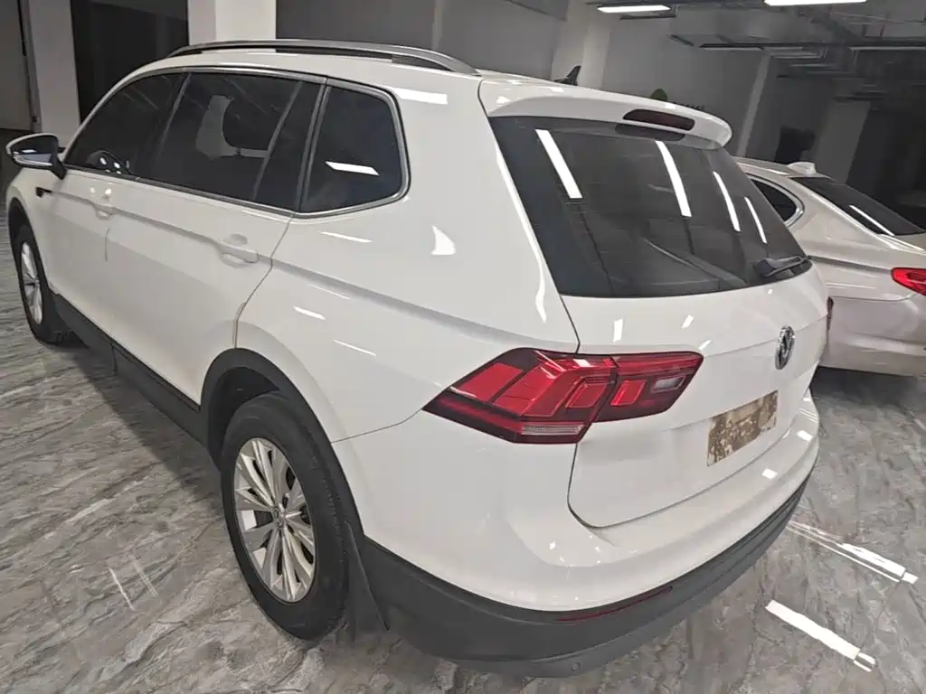 Volkswagen Tiguan L — миниатюра 5