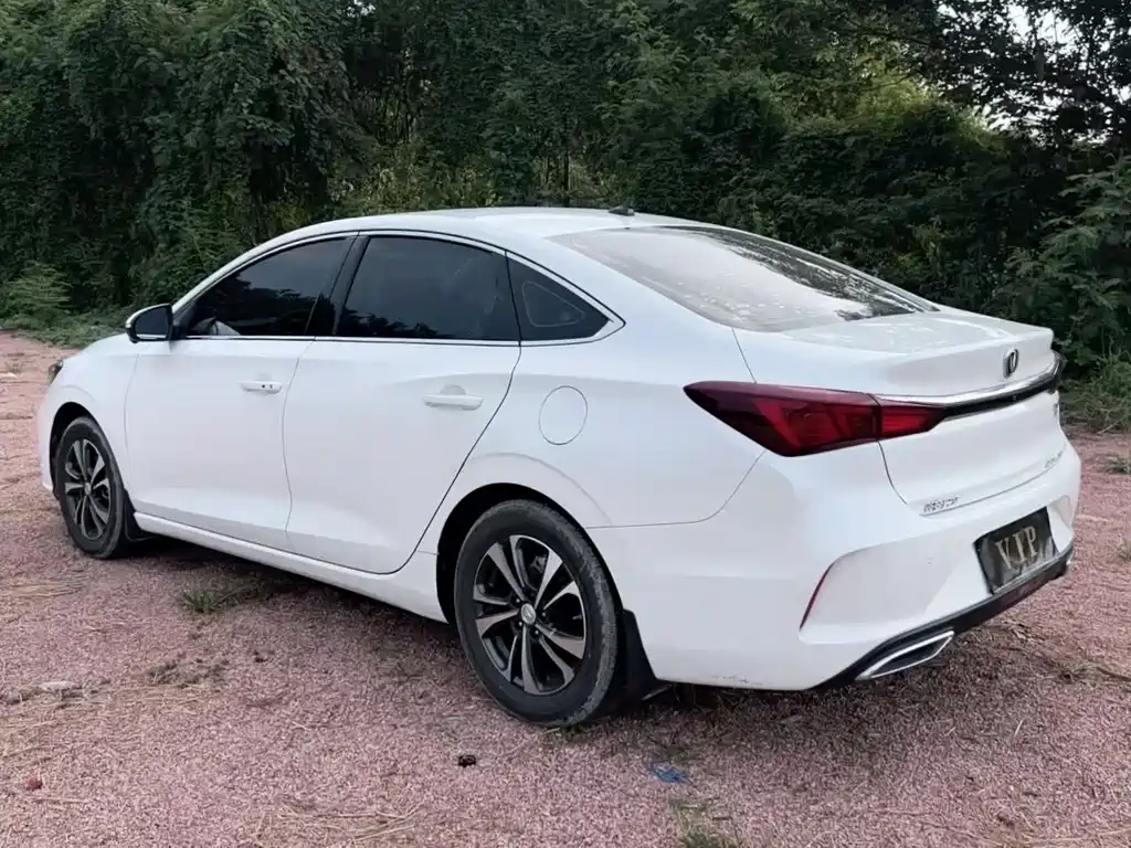 Changan Eado — миниатюра 6
