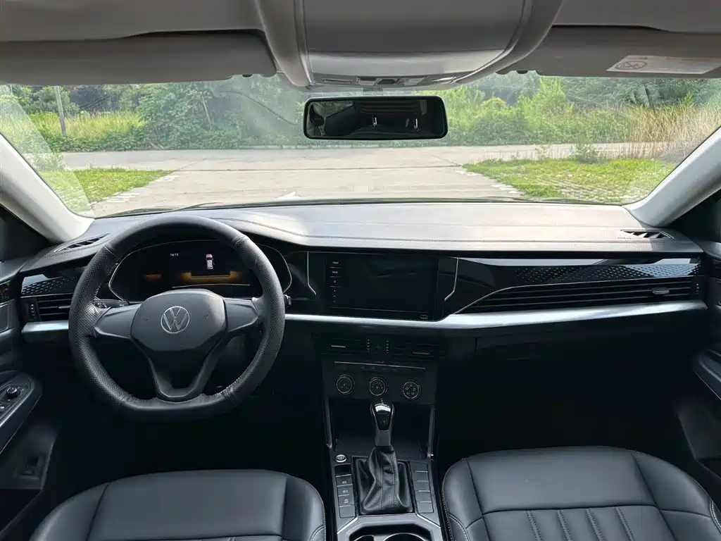 Volkswagen Passat 2022 280TSI
