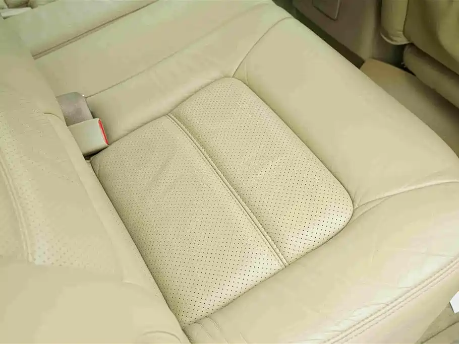 Nissan Patrol — миниатюра 19