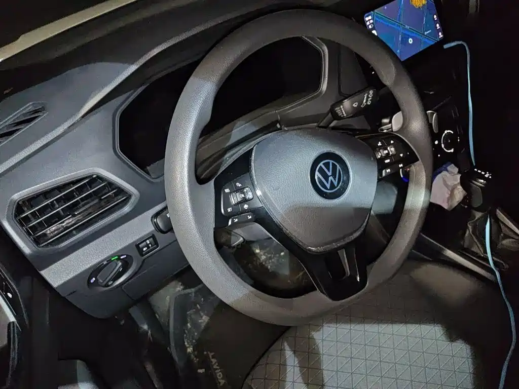 Volkswagen T-Cross — миниатюра 7