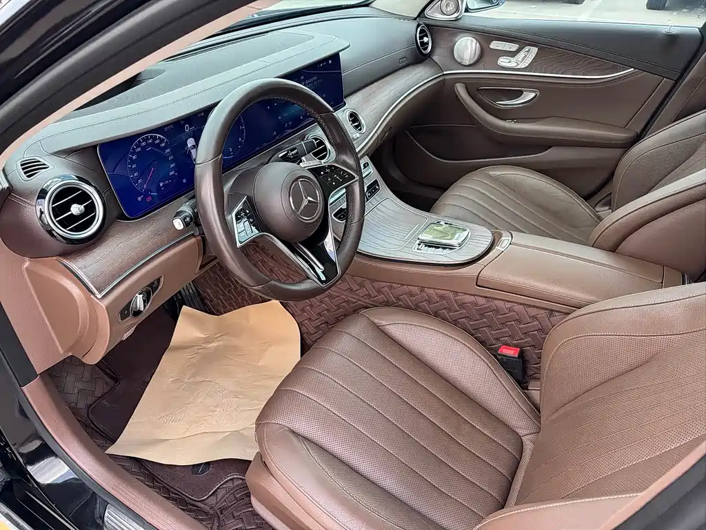 Mercedes-Benz E-Class — миниатюра 9