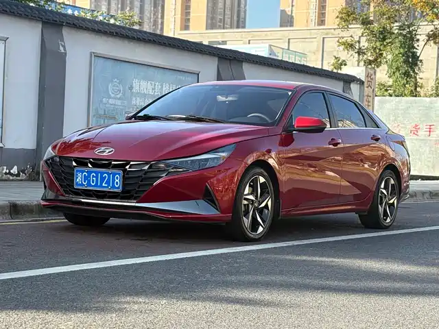 HYUNDAI ELANTRA