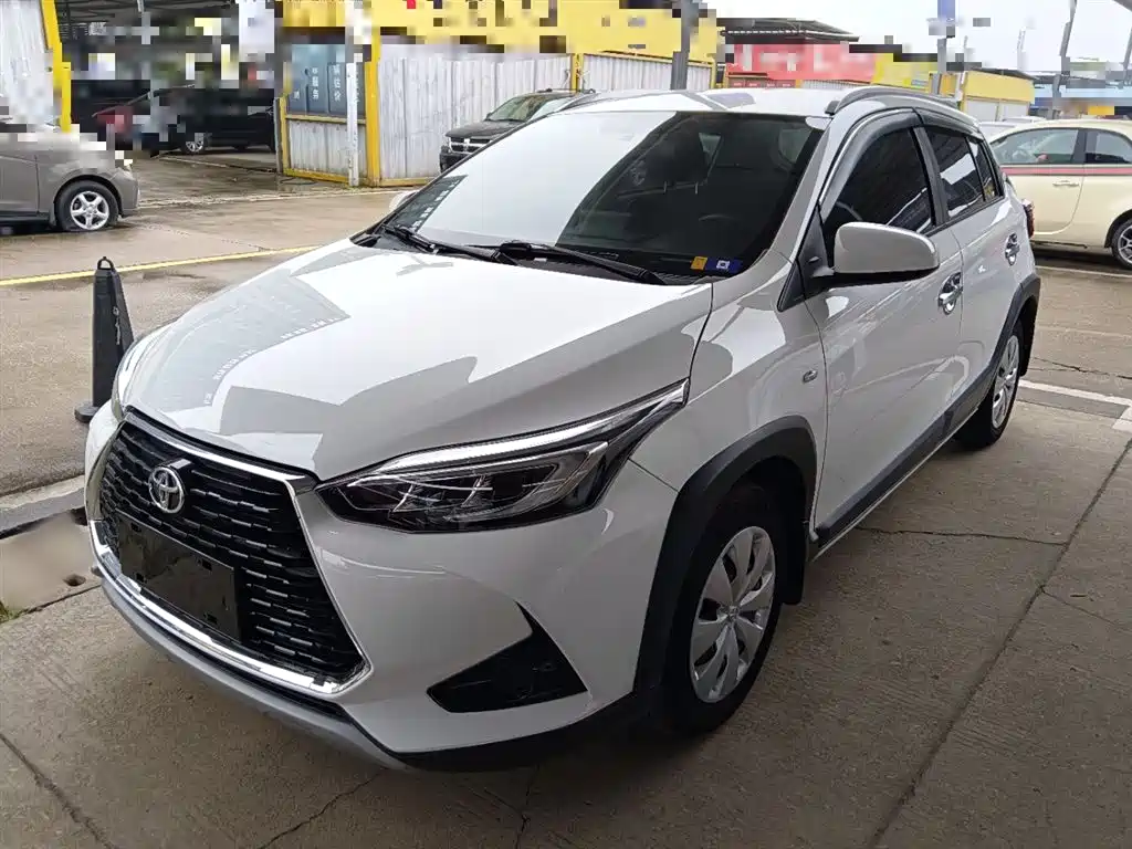 Toyota Yaris L 2022