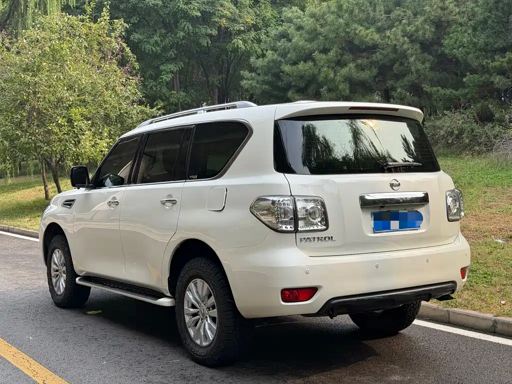 Nissan Patrol — миниатюра 4