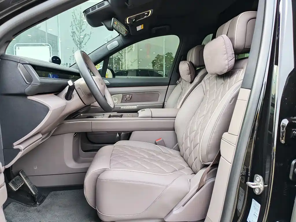 NIO ES8 2026 мест Executive Luxury