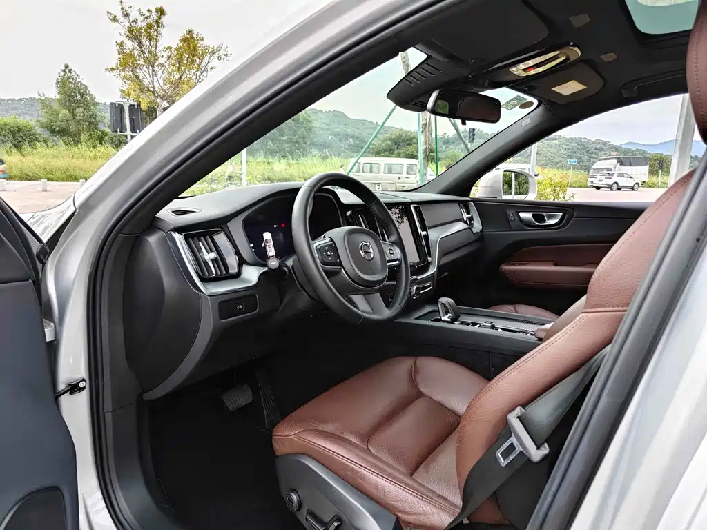 Volvo XC60 — миниатюра 7