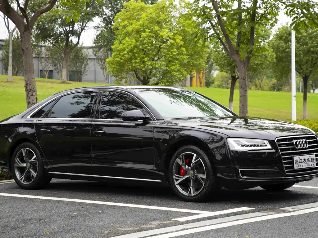 AUDI  A8