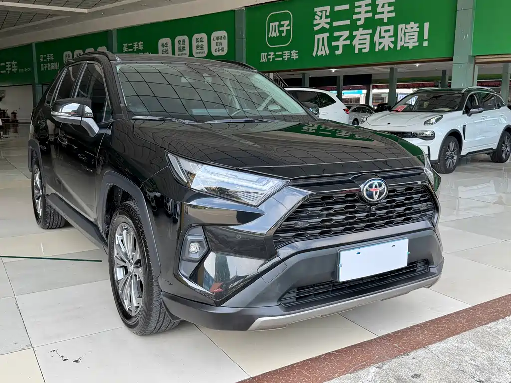 Toyota RAV4 — миниатюра 3