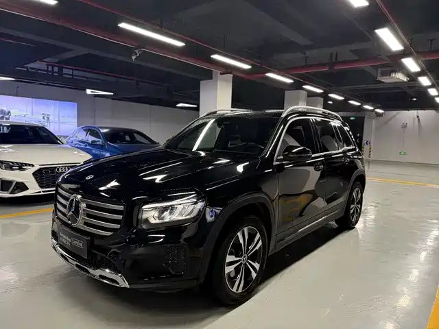 MERCEDES-BENZ GLB