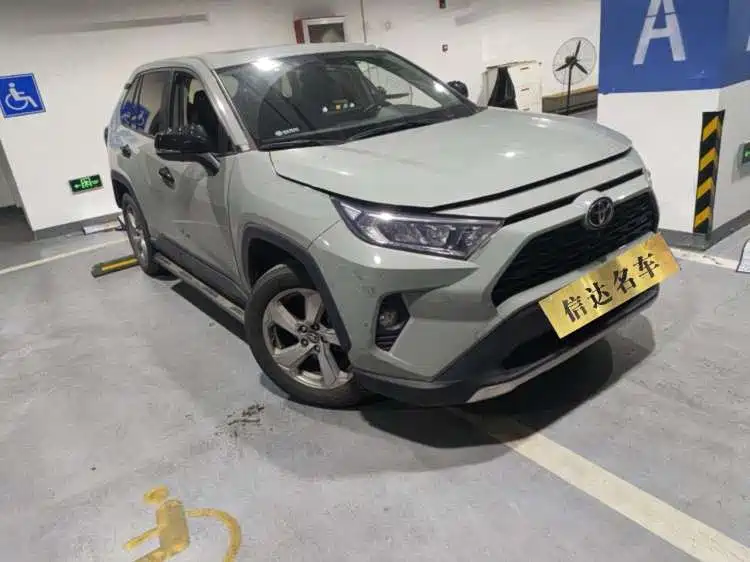 Toyota RAV4 — миниатюра 2