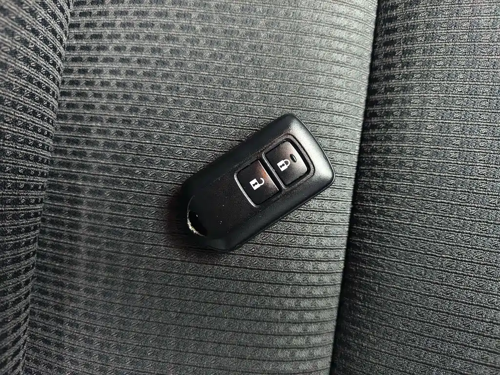Toyota Yaris L — миниатюра 5