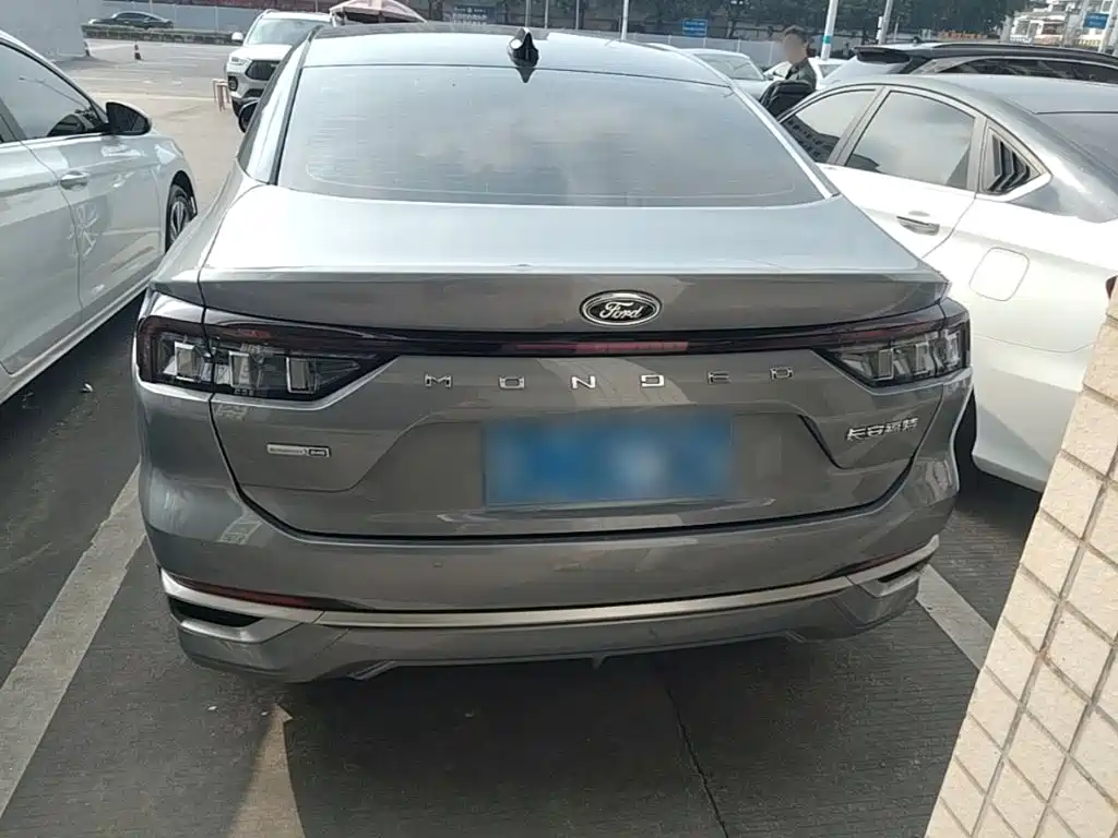 Ford Mondeo — миниатюра 6