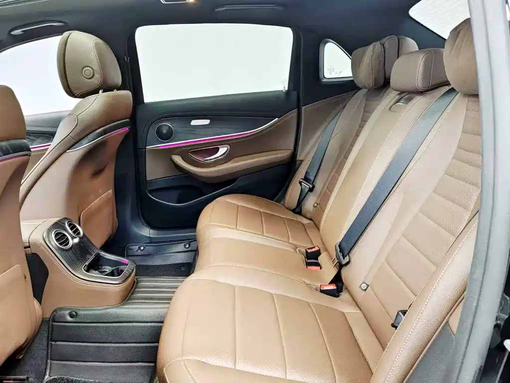 Mercedes-Benz E-Class — миниатюра 14