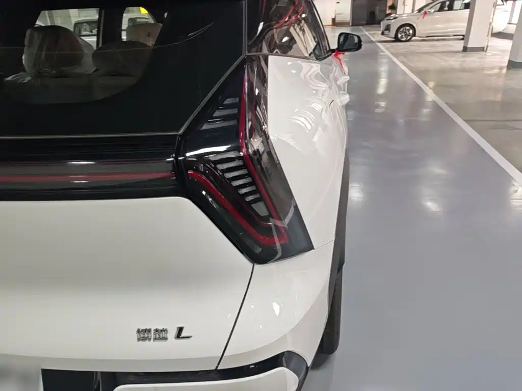 Geely Boyue L — миниатюра 8