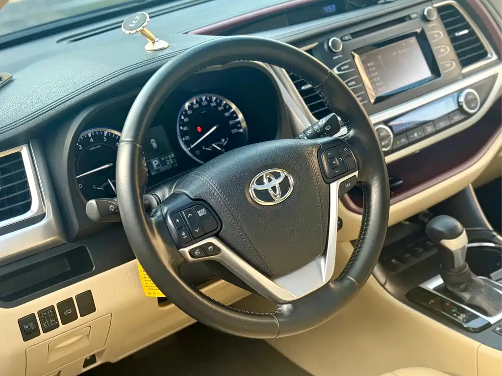 Toyota Highlander — миниатюра 8