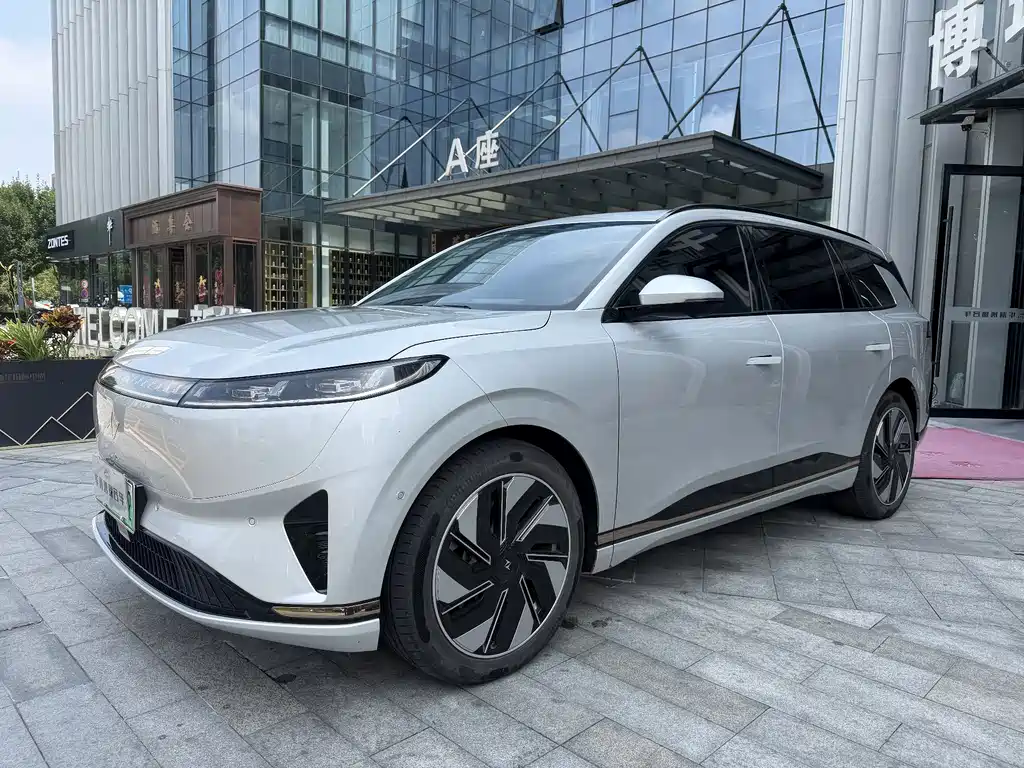 Dongfeng eπ008 2024 636Max Electric 6 мест